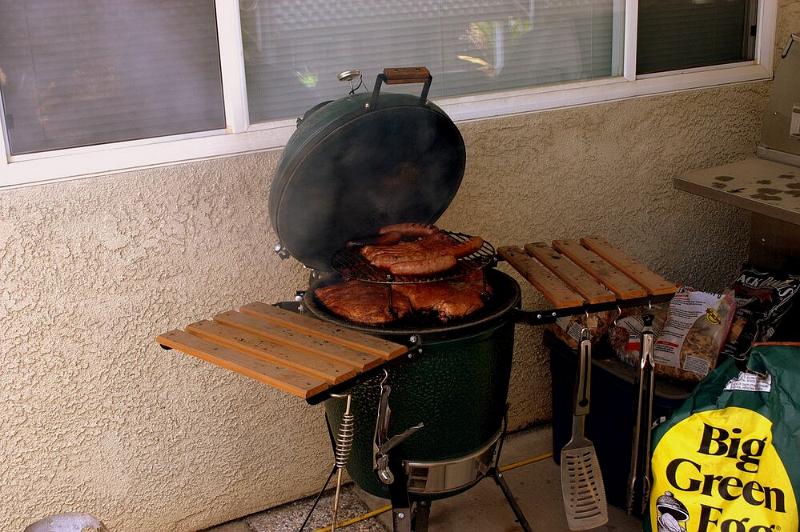 smoking ribs on egg-8_web.jpg